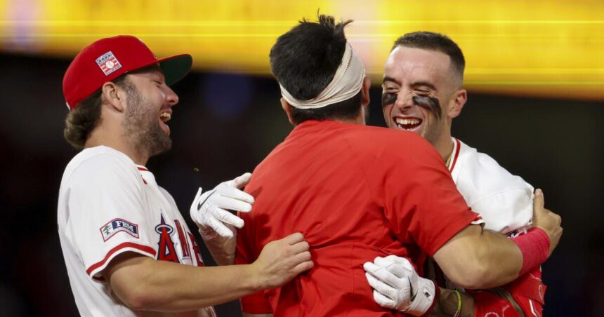 Zach Neto caps his bobblehead night with walk-off hit in Angels' win over Mariners